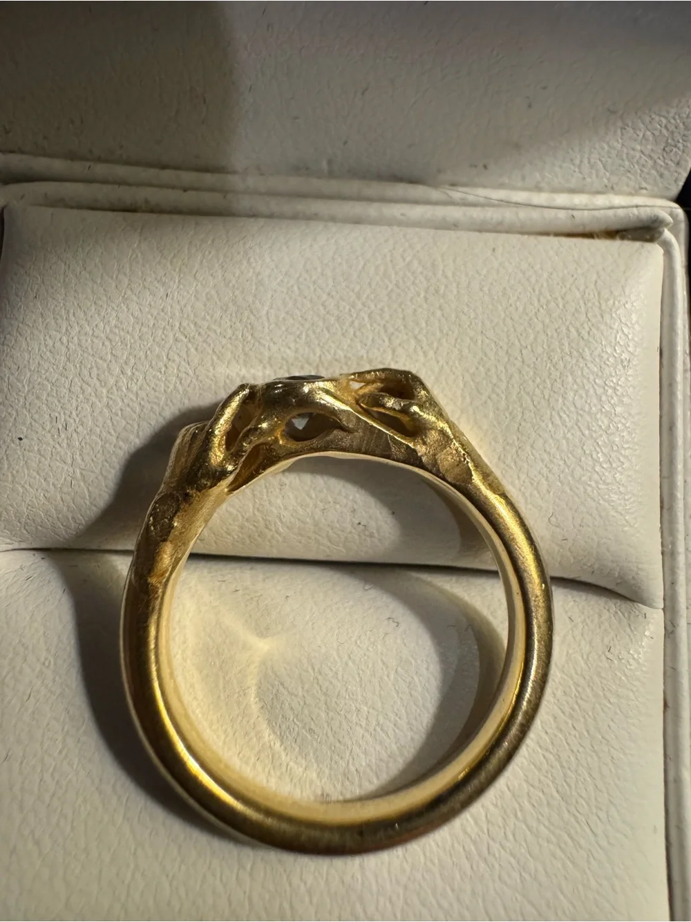 Fraser Hamilton 14k Yellow Gold Cornflower Blue Sapphire Hands  Ring $2500